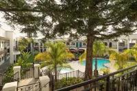 Oxford Suites Pismo Beach