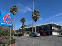 Motel 6 Simi Valley, CA