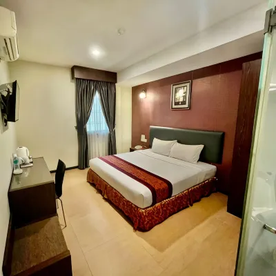 8 Days Boutique Hotel Impian Emas パーリング モール周辺のホテル