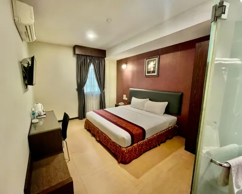 8 Days Boutique Hotel Impian Emas Hotels in Tebrau