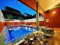 Little Friendly Hotel With Pool (Luang Prabang Old Town-Center Near night market） - piscina