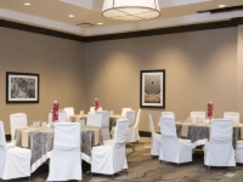 ダブルツリー バイ ヒルトン スケネクタディ ダウンタウン スケネクタディのホテル