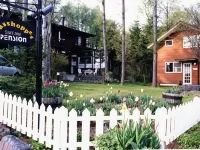 Grass Hopper Hotels near Sengataki Fall