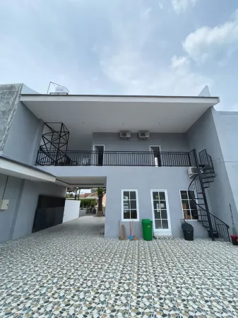 HOTEL SRIKANDI BRAJAN Отели в г. Клатен