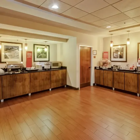 Hampton Inn Elizabeth City Отели в г. Никсонтон