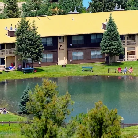 Family condo, walk to ski area, private fishing pond and playground