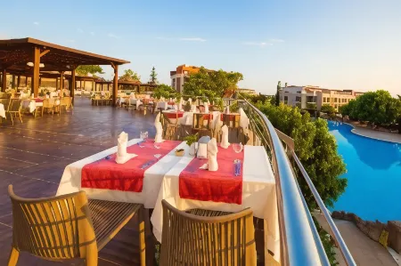 Horus Paradise Resort - Ultra All Inclusive Отели рядом с достопримечательностью «Храм Афины»