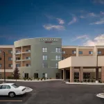 Courtyard Bay City Hotel in zona Sage Branch Library