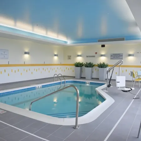 Fairfield Inn & Suites Canton South