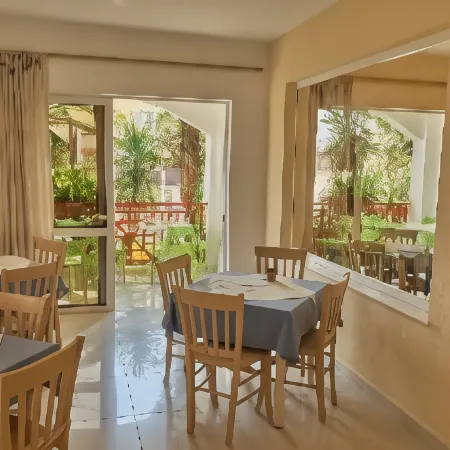 Apollon Hotel Apartments