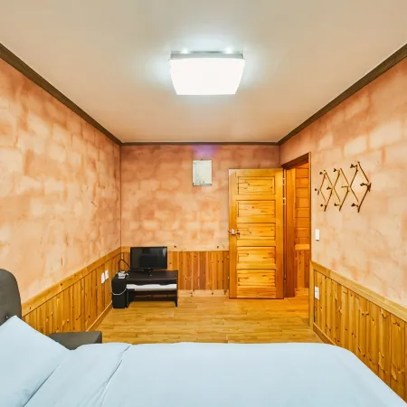 Cheorwon Hwagang Yellow Earth Pension
