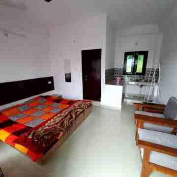 Jfr Studio Apartments Kausani Rooms