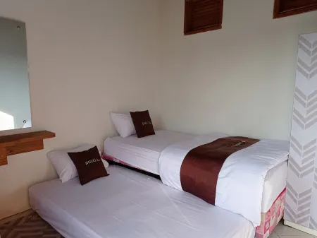 Shakilla House 4 Pesona Syariah Cianjur Отели рядом с достопримечательностью «Alun-Alun Cianjur»