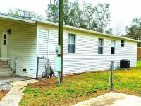 House with 3-bedroom 2 Bath on one acre of land in wonderful Wesley Chapel Hotels in Wesley Chapel