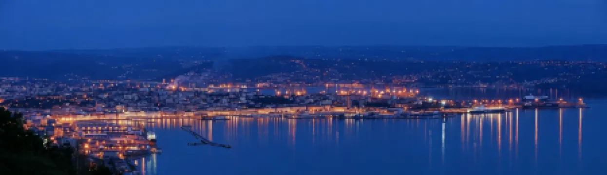 Two Ale - New court house in Trieste