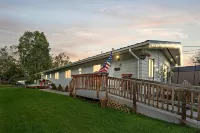 Home Away from home, fully/equipped, nearJBER, private parking <4 miles Downtown 메릴 공항 주변 호텔