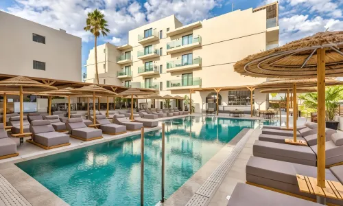 โรงแรมและสวีทคาบาน่าบลู