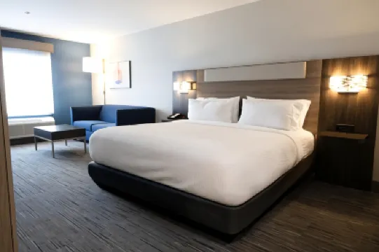 安大略省曼斯菲爾德假日飯店 住宿飯店