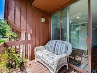 Studio in quite lake setting. Perfect for Golf, visit New Orleans or just relax. Hotels in Diamondhead