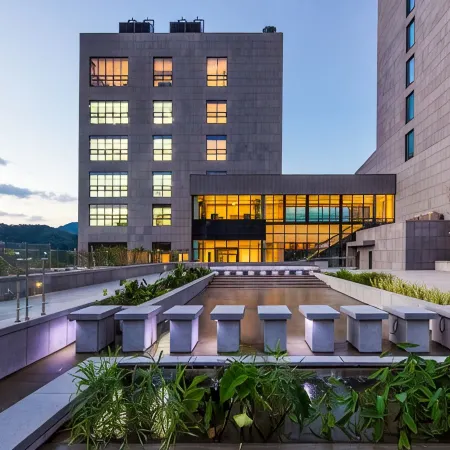 Bloomvista Hotel & Conference Отели рядом с достопримечательностью «Галерея Shigan Toki»