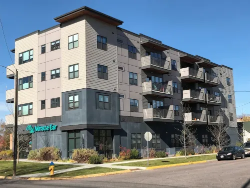 Modern Apt #402 - a Block from St. Pat's Hospital