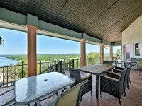 Panoramic View of Lake Marble Falls- 4BRM 10 Acres 1 King and 3 Queen Beds Hotels in Marble Falls