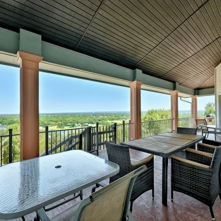Panoramic View of Lake Marble Falls- 4BRM 10 Acres 1 King and 3 Queen Beds