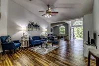 Your Dream Home Near the Beach in Palm Coast! - Jacuzzi