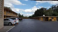 Budget Motel - Motels