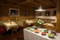 Dolomites Wellness Hotel Savoy - breakfast