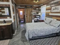 Foxy's Den cozy grain bin cabin with WiFi & AC in serene Kidder. Quiet & serene. - Wifi