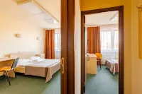 IT Time Hotel - parking