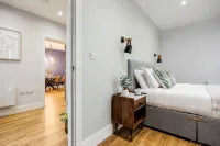Coastal 1-Bed Apt w/ Free Gym, Parking & Garden - Kitchens
