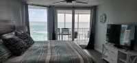 Top Floor Satellite Beach Oceanfront, Heated Pool, Private Beach Access - Wi-Fi