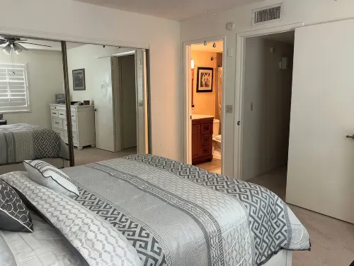 Newly renovated 2-bedroom condo in a 55+ community with pool in Lake Havasu City