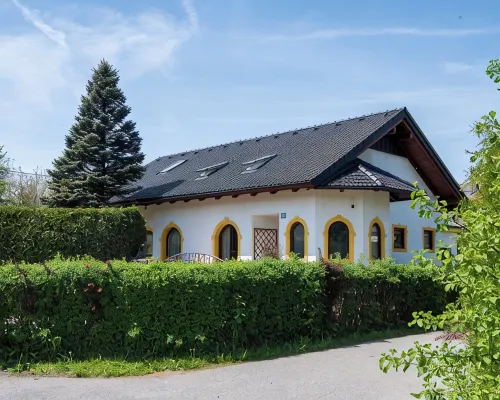 Ganzes Haus für den Gruppen- und Familienurlaub Hotels in Klagenfurt
