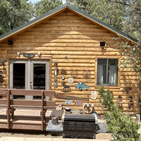 “Cassie’s Cabin”Cozy cabin in Crown King