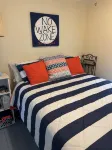 Spacious 6-bedroom house with WiFi & AC in charming Jamestown lake ramp access - Wi-Fi
