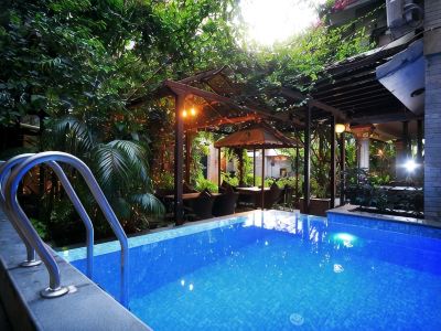 Hotel Middle Path & Spa