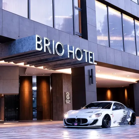 Brio Hotel Отели рядом с достопримечательностью «Небоскреб «85 Скайтауэр»»