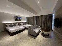 Amverton Cove Golf & Island Resort - parking
