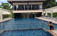 Avana Laem Chabang Boutique Hotel - Rooftop Pools