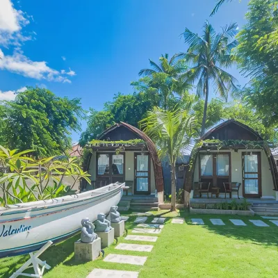 Papa Sun Villas Hotels near Sampalan Harbor