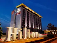Hilton Toronto Airport Hotel & Suites - Nouto- ja jättöpalvelut
