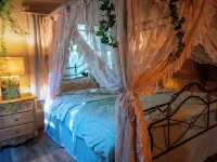 Enchanting River - Waterfront A Frame Cabin Hotels in Highland