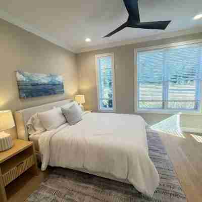 NEW Spacious 3-bedroom condo with in Fontana-on-Geneva Lake. Rooms