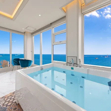 Samcheok White Romantic Pension