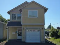 New 3 Bedroom House - Close to Downtown and Beach