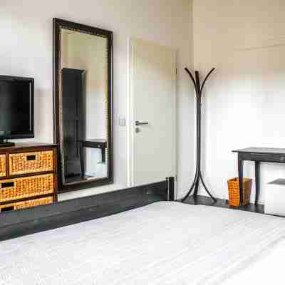 EXCLUSIVE 2 room apartment with balcony in top location! Rooms