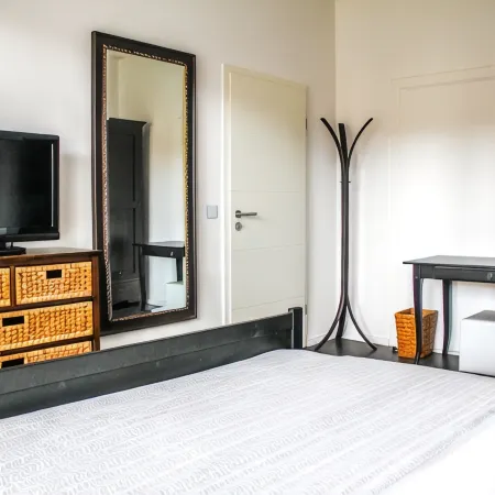 EXCLUSIVE 2 room apartment with balcony in top location!